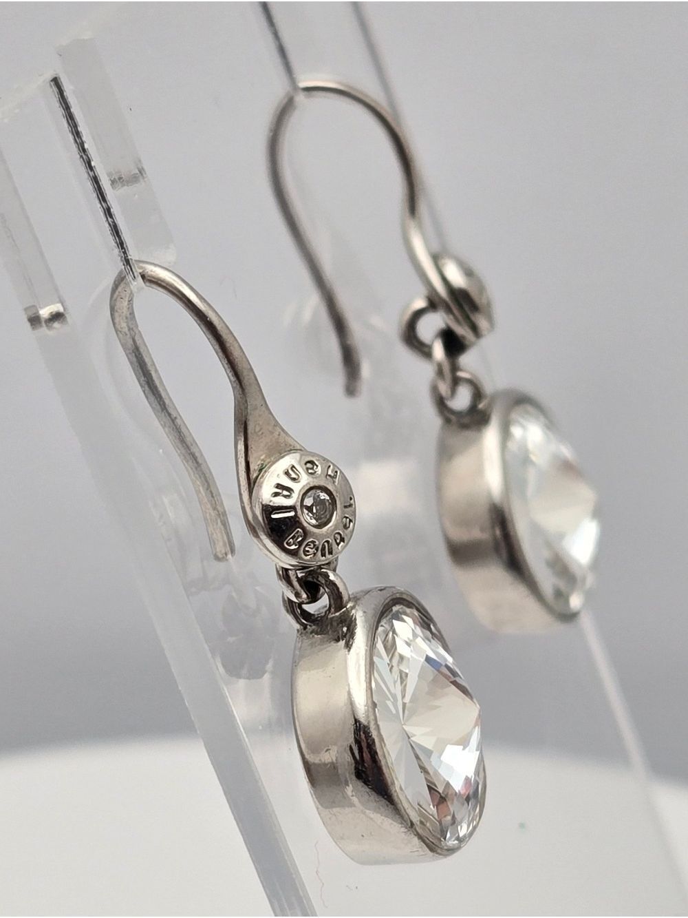 Henri Bendel Crystal Drop Earrings Swarovski Bridal Style Bezel Silver Tone 1” - Picture 7 of 12